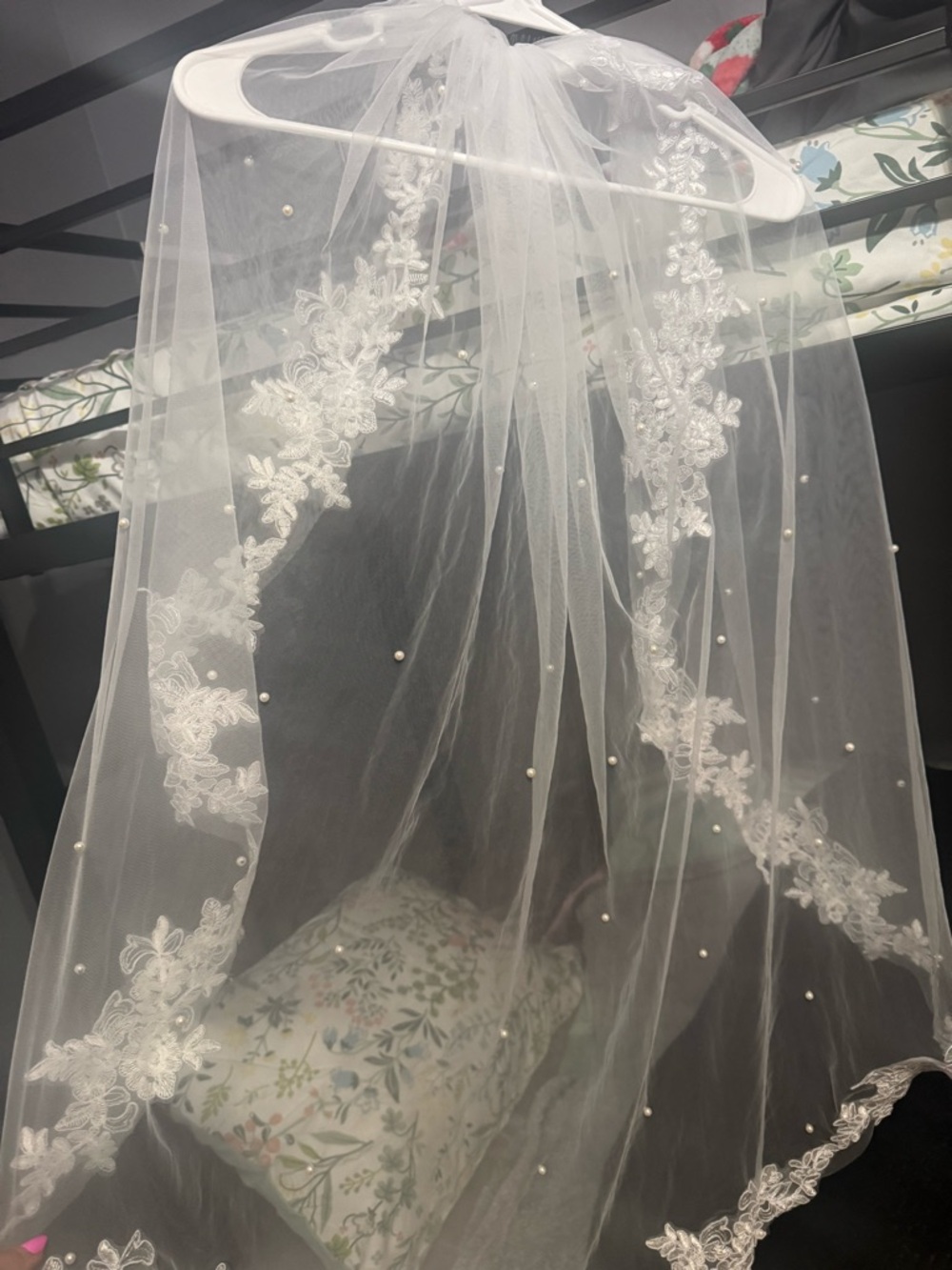 Bridal Lace and Pearl Edge Veil - White